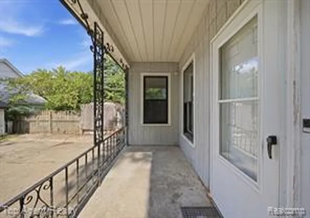 Listing Photo 5 - Condo for sale in building located at 74 Washington St, Mount Clemens, MI 48043