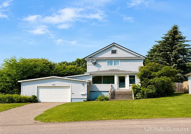 Photo 1 of Single family home for sale at 925 Liberty St, Hancock, MI 49930 | MLS# 50215582 | Listing updated on 2026-09-14