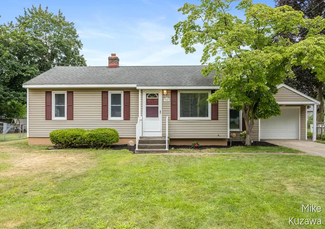 Photo 2 of Sale Pending at 3901 Suburban Shores Dr, Grand Rapids, MI 49525 | MLS# 70554668 | Listing updated on 2026-08-31