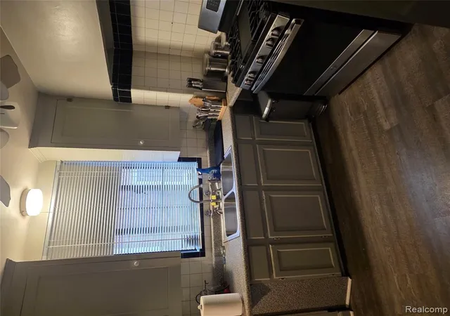 4th image of 8074 Freda St, Detroit, MI 48204 3126 | MLS# 60983835