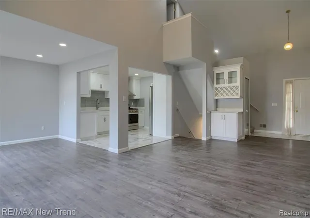 Photo 2 of Sale Pending at 2191 Pleasant Dr, Commerce Twp, MI 48390 3959 | MLS# 61023790 | Listing updated on 2026-09-05