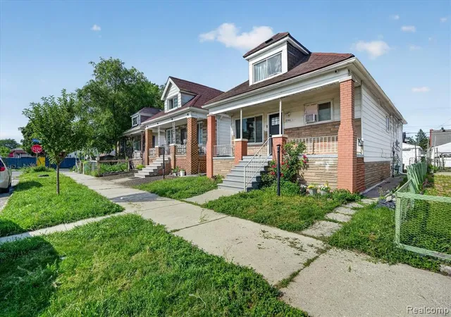 3rd image of 12146 Klinger St, Hamtramck, MI 48212 | MLS# 61008739