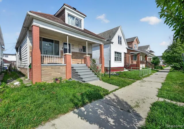 41st image of 12146 Klinger St, Hamtramck, MI 48212 | MLS# 61008739