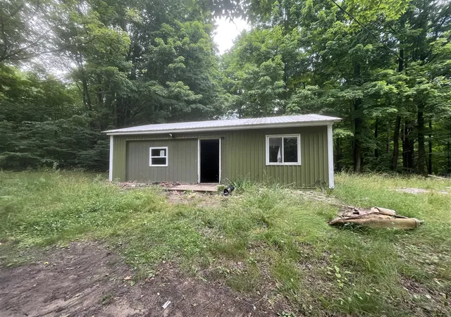 Homes for sale in Mesick, MI | 3818 N 3 1/2 Rd, Mesick, MI 49668 | MLS# 70543270