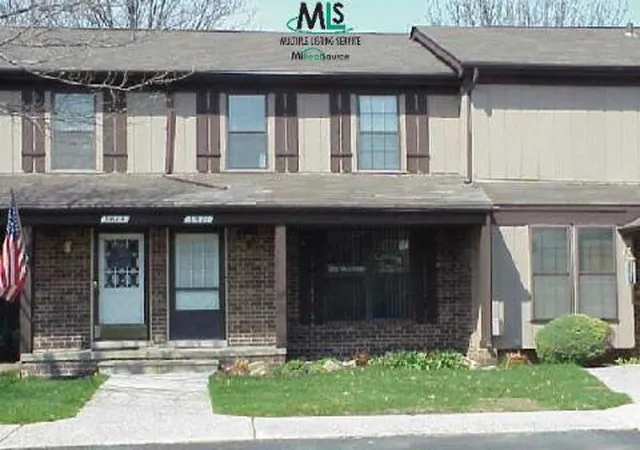 Condominium at 31621 Green Meadow Lane, Warren, MI 48093 | MLS# 367615 | | Sold on 2003-09-12