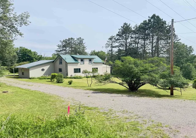 Homes for sale in Iron River, MI | 1669 Kofmehl Rd, Iron River, MI 49935 | MLS# 50213077
