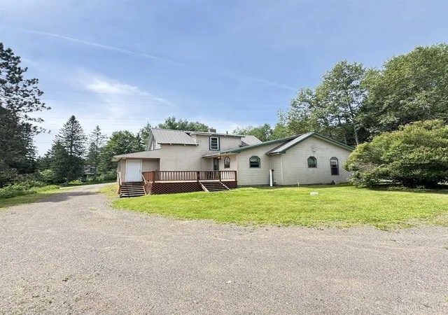Homes for sale in Iron River, MI | 1669 Kofmehl Rd, Iron River, MI 49935 | MLS# 50213077