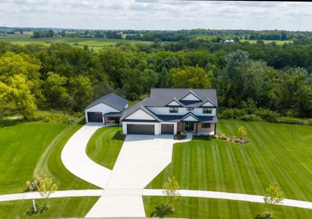 1st image of 12652 Ridgedale Dr, Allendale, MI 49401 | MLS# 70498452