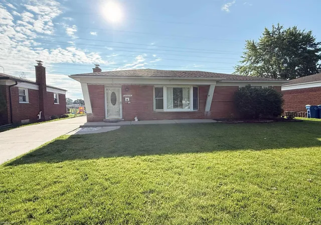 2nd image of 27514 Palomino St, Warren, MI 48093 | MLS# 50213104