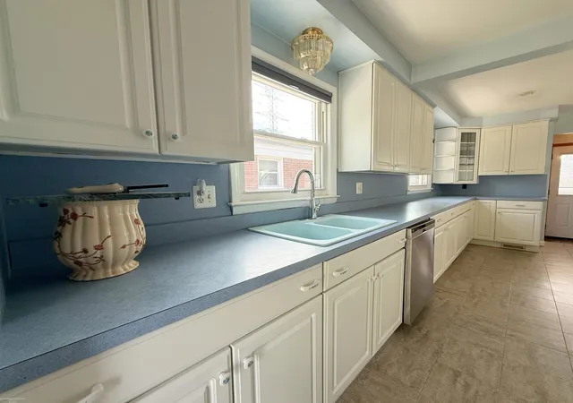 3rd image of 27514 Palomino St, Warren, MI 48093 | MLS# 50213104