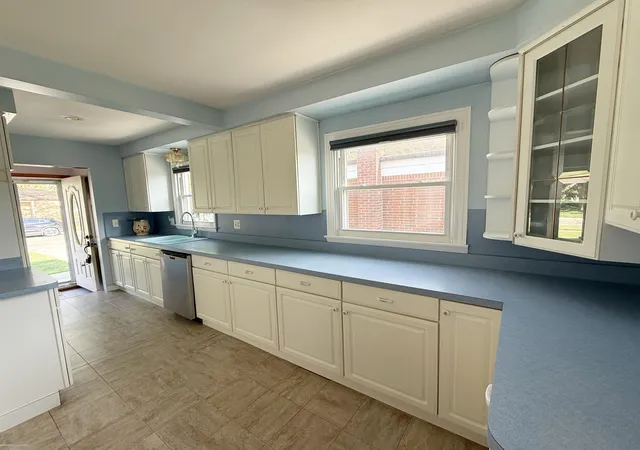 4th image of 27514 Palomino St, Warren, MI 48093 | MLS# 50213104