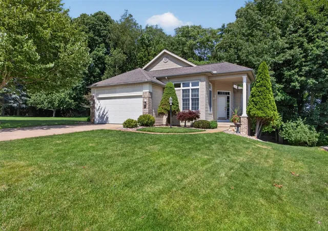 2nd image of 3025 S Wood Dale Dr, Jackson, MI 49203 | MLS# 70544651