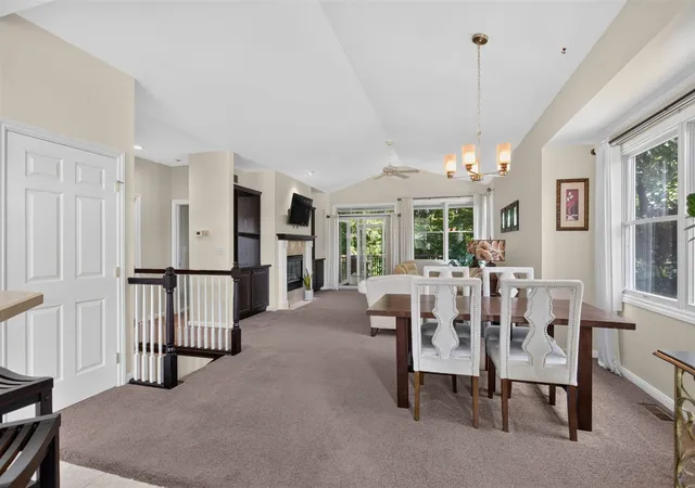 4th image of 3025 S Wood Dale Dr, Jackson, MI 49203 | MLS# 70544651