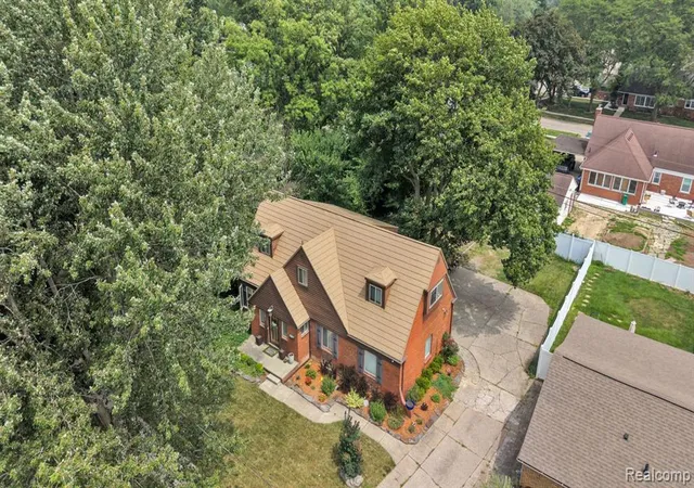 Photo 4 of Single family home for sale at 14844 Inkster Rd, Redford, MI 48239 | MLS# 61015813 | Listing updated on 2026-08-15