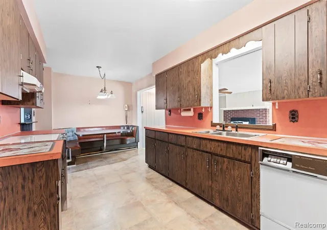 Photo 4 of Single family home for sale at 25839 Fairgrove St, Woodhaven, MI 48183 4449 | MLS# 61025575 | Listing updated on 2026-09-14