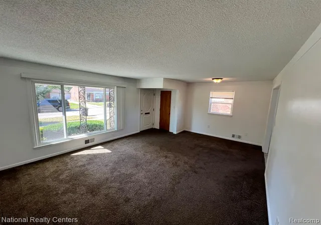 Photo 5 of Single family home for sale at 29636 Orangelawn St, Livonia, MI 48150 3033 | MLS# 61024034 | Listing updated on 2026-08-28