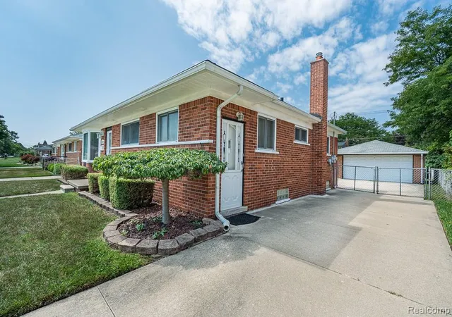 Photo 2 of Sale Pending at 25305 Campbell Ave, Warren, MI 48089 3545 | MLS# 61024041 | Listing updated on 2026-09-12