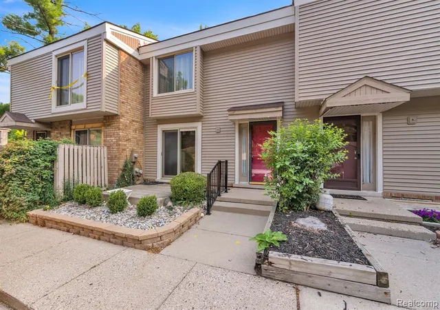 Photo 1 of Condo for sale at 1424 Oakbrook, Rochester Hills, MI 48307 | MLS# 61015805 | Listing updated on 2026-09-02