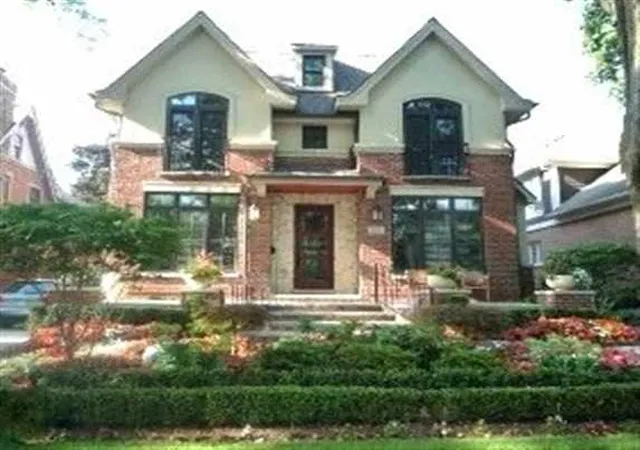 Photo 1 of Single family home for sale at 698 Hanna St, Birmingham, MI 48009 | MLS# 31068925 | Listing updated on 2011-11-15