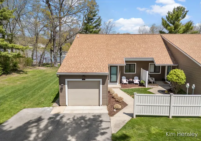 Photo 3 of Sale Pending at 6641 Bella Vista Dr, Rockford, MI 49341 | MLS# 70530619 | Listing updated on 2026-05-11