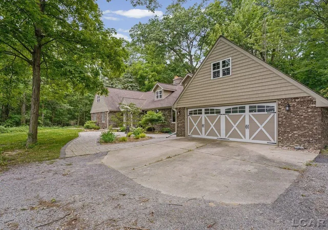 Photo 3 of Single Family Residence at 5944 Riga Hwy, Blissfield, MI 49228 | MLS# 50211099 | | Sold on 2026-07-10