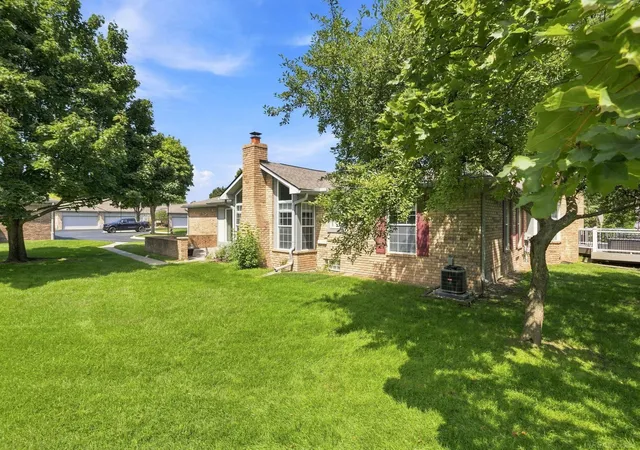 Photo 3 of Sale Pending at 48490 Piedmont Ct, Shelby Twp, MI 48315 | MLS# 50219631 | Listing updated on 2026-10-04