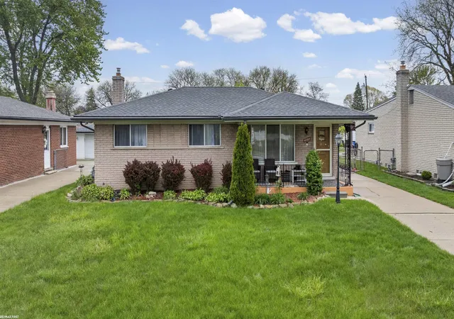 Photo 1 of Single family home for sale at 4757 Frazho Rd, Warren, MI 48091 | MLS# 50206102 | Listing updated on 2026-05-01