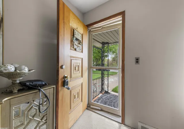 Photo 2 of Single family home for sale at 4757 Frazho Rd, Warren, MI 48091 | MLS# 50206102 | Listing updated on 2026-05-01