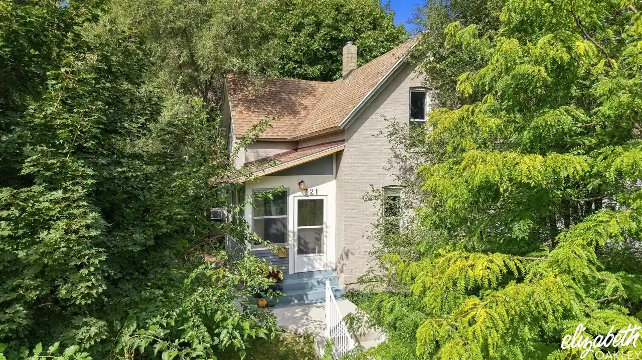 Photo 1 of Single family home for sale at 721 Lafayette Ave, Grand Rapids, MI 49503 | MLS# 70560446 | Listing updated on 2026-10-20