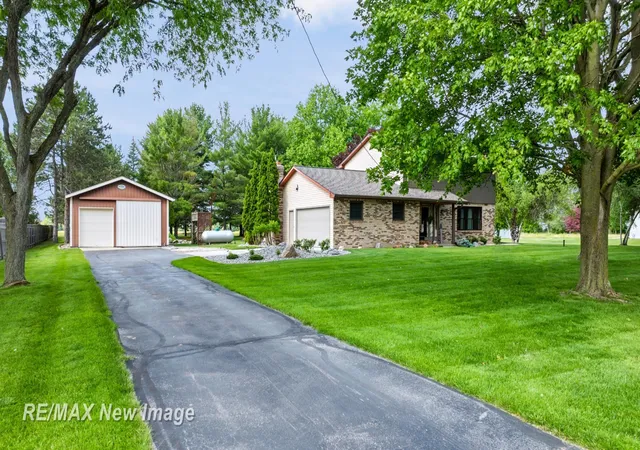 Homes for sale in Freeland, MI | 6180 W Freeland Rd, Freeland, MI 48623 | MLS# 50213534