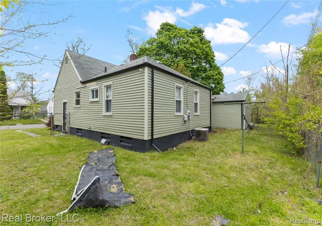 Photo 3 of Sale Pending at 17486 Maine St, Detroit, MI 48212 | MLS# 60992146 | Listing updated on 2026-07-17