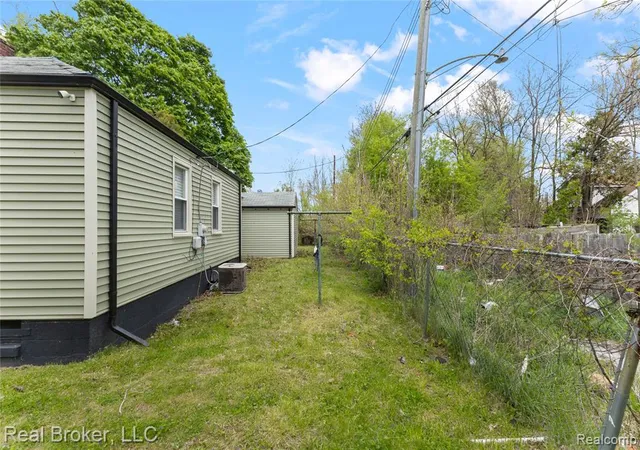 Photo 3 of Sale Pending at 17486 Maine St, Detroit, MI 48212 | MLS# 60992146 | Listing updated on 2026-07-17