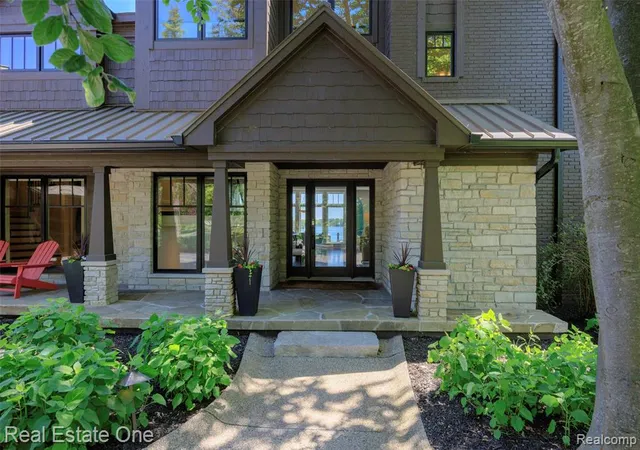 3rd image of 7689 Deerhill Dr, Clarkston, MI 48346 | MLS# 61000485