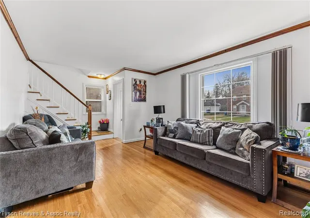 4th image of 19138 San Juan Dr, Detroit, MI 48221 1712 | MLS# 60989743