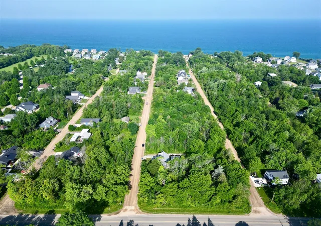 1st image of 7219 Orchard Rd, South Haven, MI 49090 | MLS# 70542899