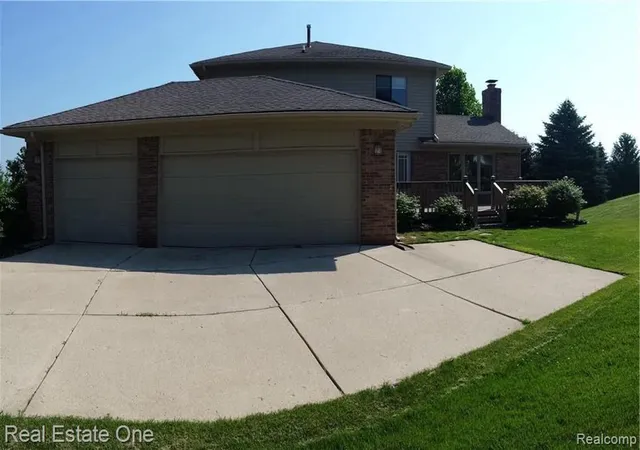 Homes for sale in Milford, MI | 475 Dorchester Way, Milford, MI 48381 | MLS# 61002280