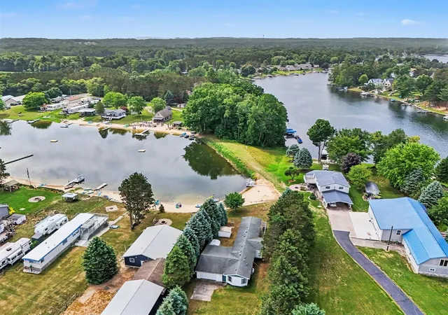 3rd image of 7951 W Village Rd, Mears, MI 49436 | MLS# 70542699