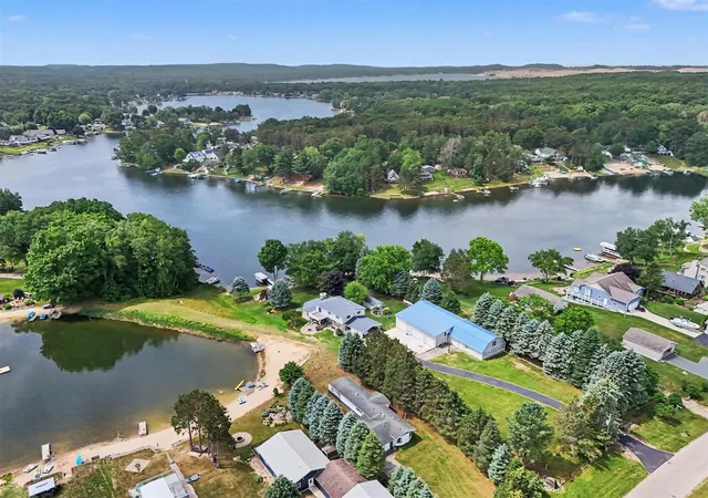 4th image of 7951 W Village Rd, Mears, MI 49436 | MLS# 70542699