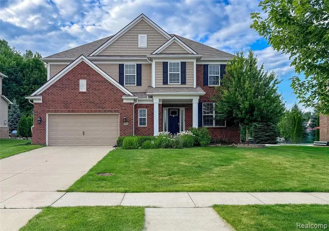 Homes for sale in Lake Orion, MI | 354 Findley Cir, Lake Orion, MI 48360 | MLS# 61007077
