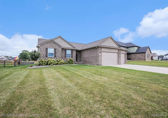 2nd image of 1535 Woodlake Ln, Grand Blanc, MI 48439 | MLS# 61006362