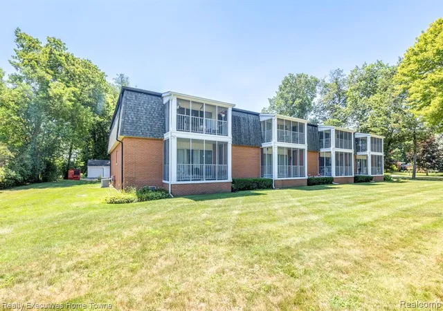 Photo 1 of Condo for sale at 1467 Krafft Rd #8, Fort Gratiot, MI 48059 3567 | MLS# 61009897 | Listing updated on 2026-08-25