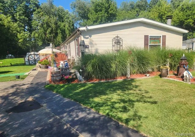 Photo 3 of Manufactured home for sale at 2500 Mann Rd, Clarkston, MI 48346 | MLS# 61016877 | Listing updated on 2026-08-27