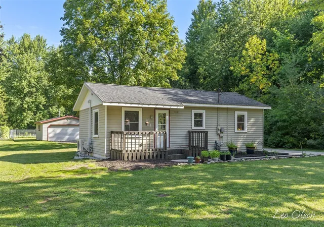 Photo 3 of Single family home for sale at 13531 Van Buren St, Holland, MI 49424 | MLS# 70554982 | Listing updated on 2026-08-28