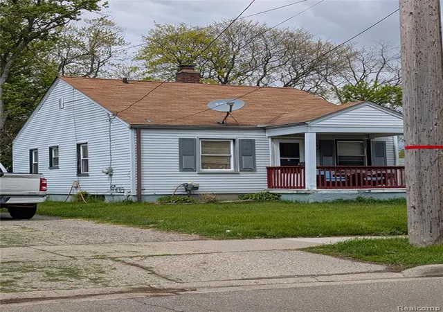 Photo 2 of Single family home for sale at 309 Michigan Ave, Pontiac, MI 48342 2537 | MLS# 60989135 | Listing updated on 2026-08-29