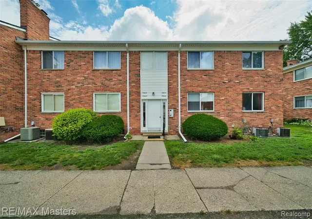 Homes for sale in Warren, MI | 29606 Hoover Rd #606, Warren, MI 48093 | MLS# 61008798