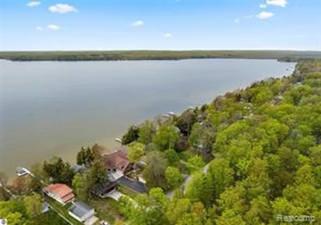 Homes for sale in Kalkaska, MI | 4805 E Shore Dr, Kalkaska, MI 49646 | MLS# 61009222