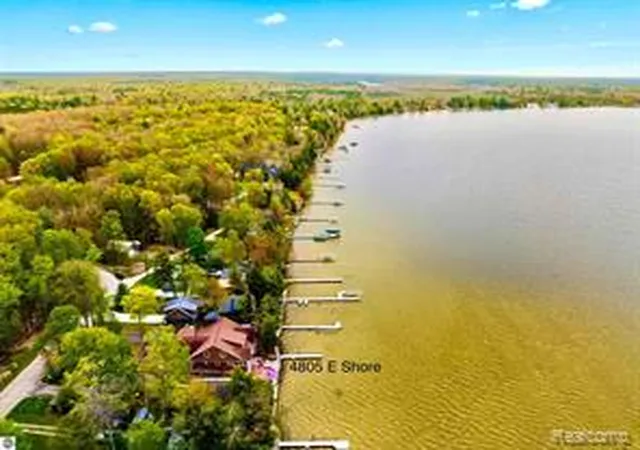Homes for sale in Kalkaska, MI | 4805 E Shore Dr, Kalkaska, MI 49646 | MLS# 61009222