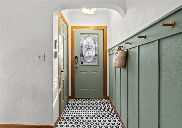 Photo 4 of Single family home for sale at 155 Holmdene Blvd, Grand Rapids, MI 49503 | MLS# 70567156 | Listing updated on 2026-10-30