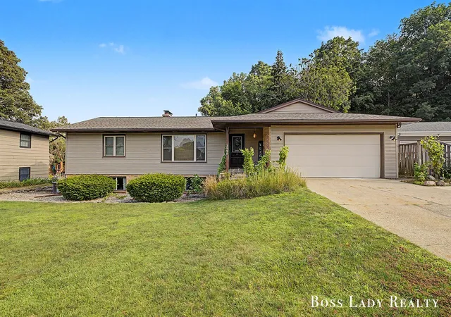 Photo 1 of Sale Pending at 3525 Yellowstone Dr, Grandville, MI 49418 | MLS# 70549659 | Listing updated on 2026-09-01