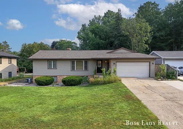 Photo 2 of Sale Pending at 3525 Yellowstone Dr, Grandville, MI 49418 | MLS# 70549659 | Listing updated on 2026-09-01